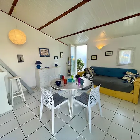 Holiday home Maison T3 A 800 M De La Avec Piscine Chauffee, Tennis, Wi-fi, Patio Clos Et Parking Privatif - Fr-1-231-300 Bretignolles-sur-Mer